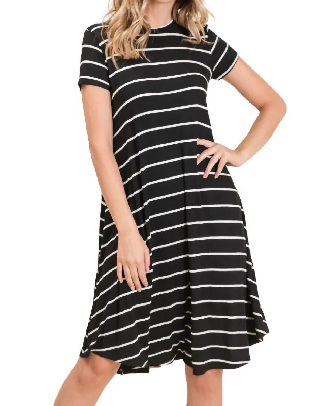 Relaxed Fit Stripe Dress In Black/white